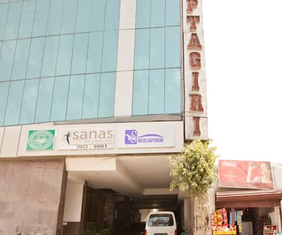 https://imgcld.yatra.com/ytimages/image/upload/t_hotel_yatra_city_desktop/v1390468215/Domestic Hotels/Hotels_Delhi/Hotel Saptagiri/Facade~750.jpg